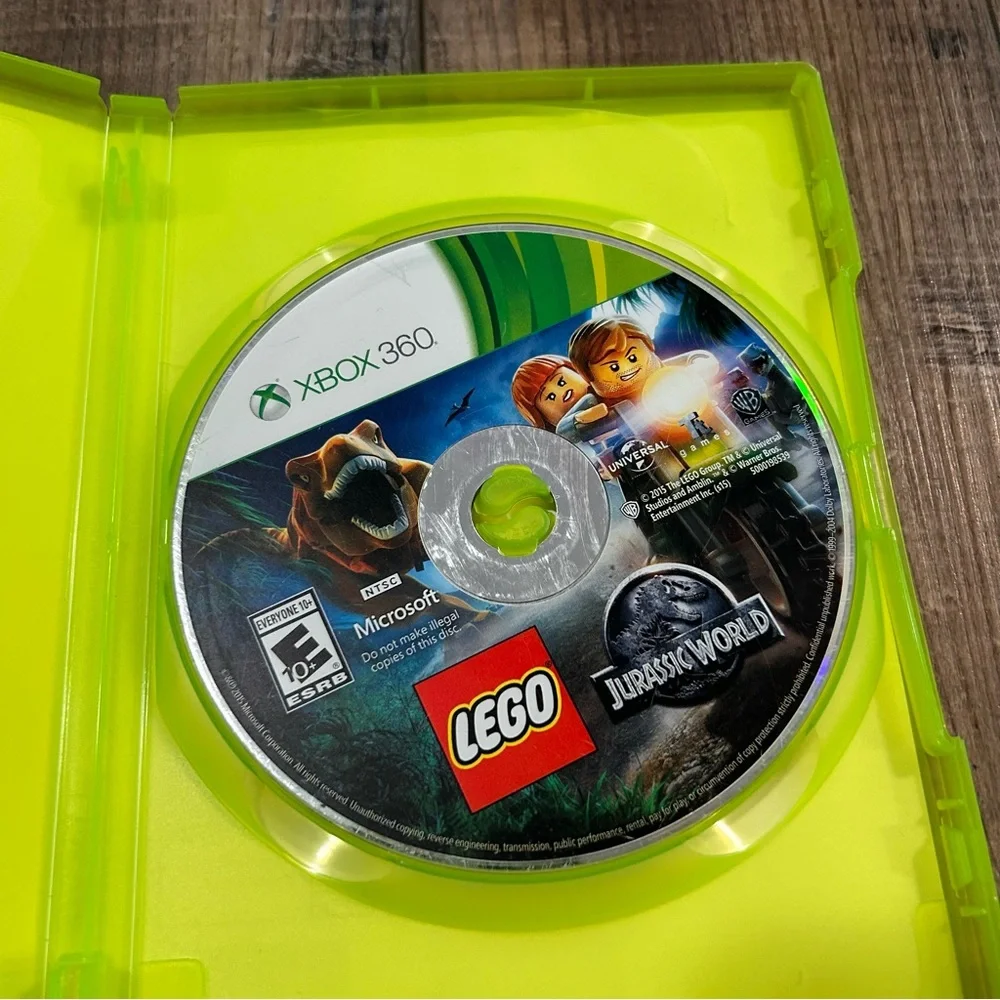 LEGO Jurassic World Xbox 360‎ - Green and Red Cover